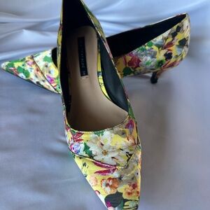 Zara Trafaluc Yellow Floral Satin Point Toe 1.5” Pumps Size 8.5 Women’s